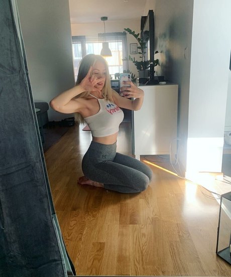 Kandyland nude pornstar image