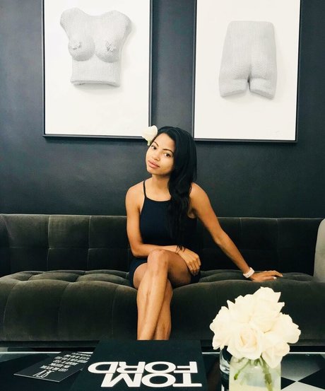 petite teen onlyfans beautiful pic