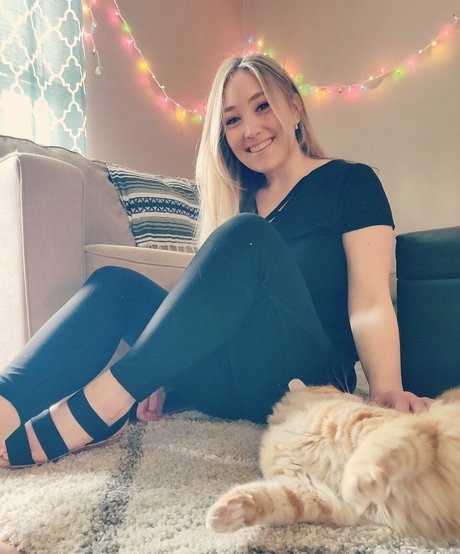 Julia tv pornstar exclusive pics