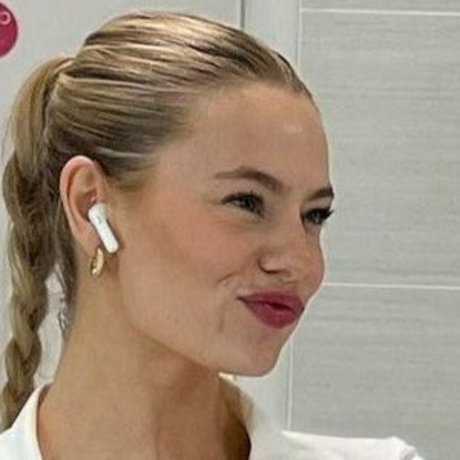 Krista Stevens star exclusive img