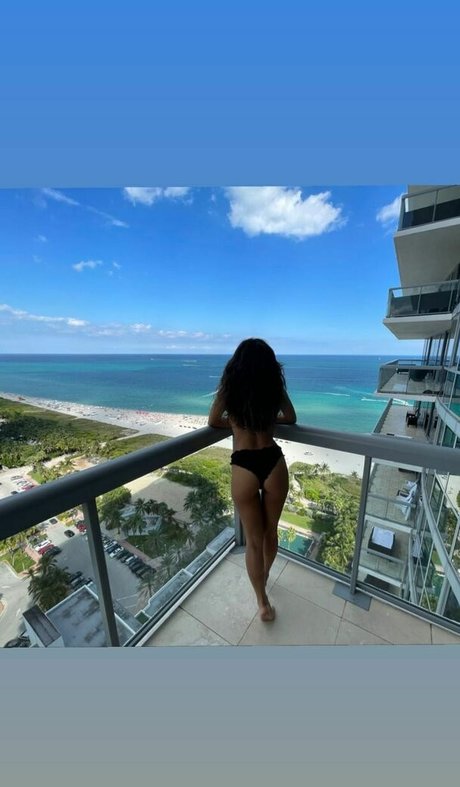 Cyn Thia Kha Lifeh model xxx photo