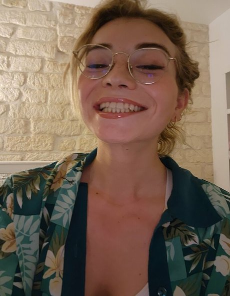 Emma littleTs pornstar sex img