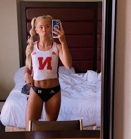 cum feet onlyfans top image