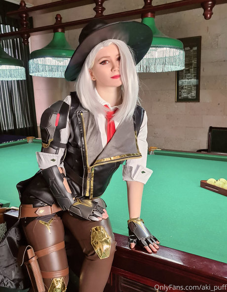 brunette milf onlyfans hd img