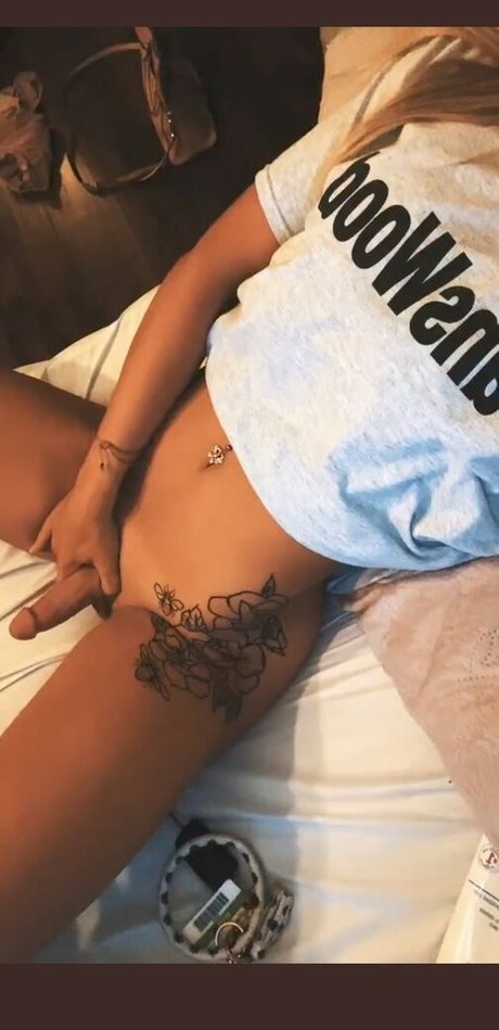 Mayamoneyshot sexy pornstar img