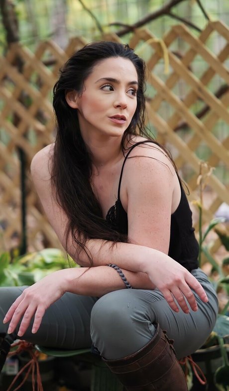 Feralmillenni star sexy picture