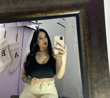 bitamartinezz star hot pics