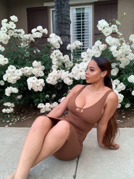 arab wife onlyfans sexy nude photos