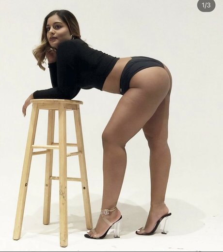 Kasara SweetKK model naked photo