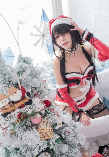 Akicoser model high quality images