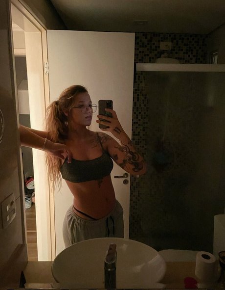 Elanadara pornographic star photo