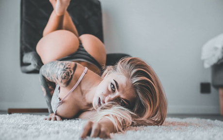 Snowgonewild model porn photos