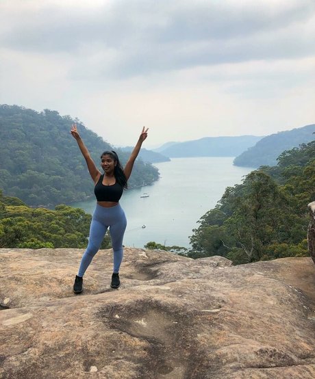 Sml Prsn beautiful model picture