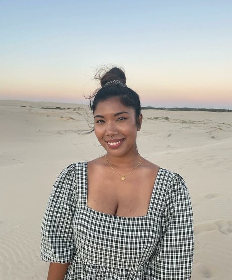 Sml Prsn sexy actress galleries