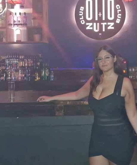Ann Cygnus sexy actress galleries