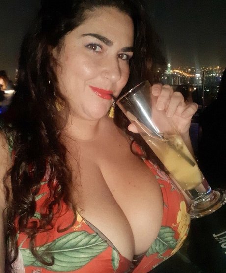 Caliope pornstar pretty picture