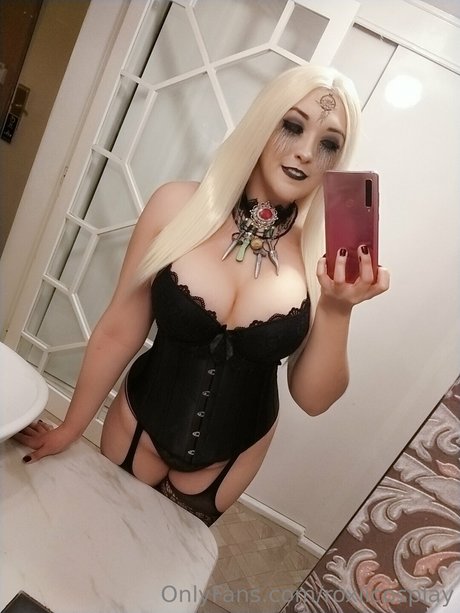 Roxii Cosplay pornstar sex photo
