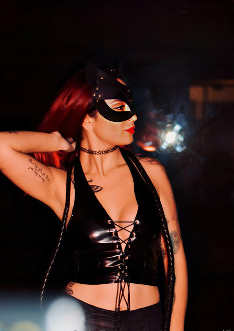 Queen Red star naked pics