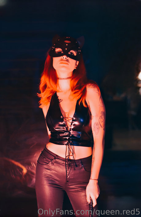 Queen Red star pretty archive