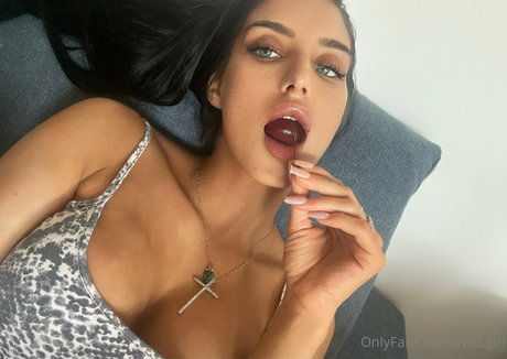 wild girl sexy star image