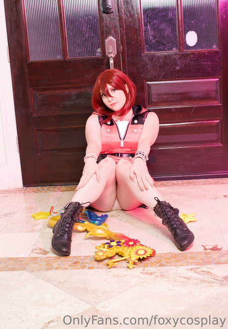 FoxyCosplay exclusive star pic