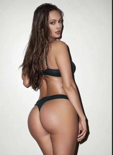 Jessica Dykstra model top gallery
