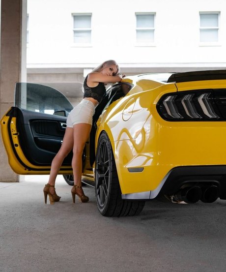 ebony solo onlyfans perfect pic