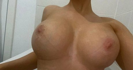 huge shemale onlyfans free nude archive