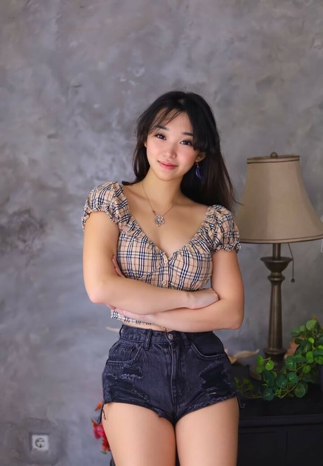 Livy Renata nude thumbnail