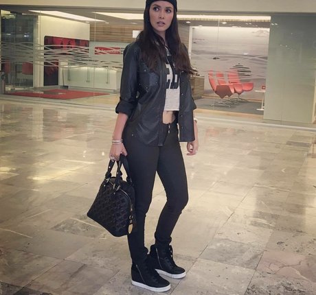 huge shemale onlyfans nudes archive