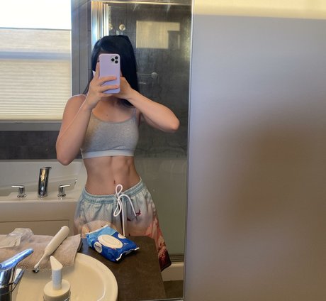 Kitty Gin model sex pic