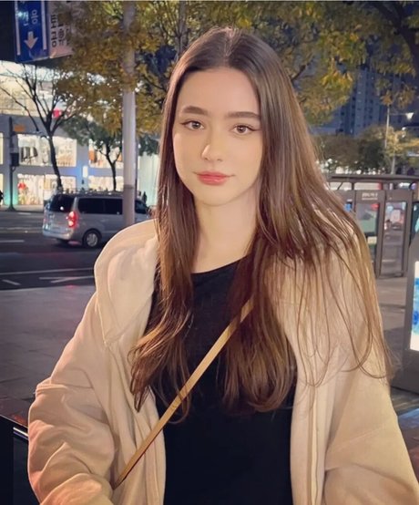 Dasha Tarab star hd photo