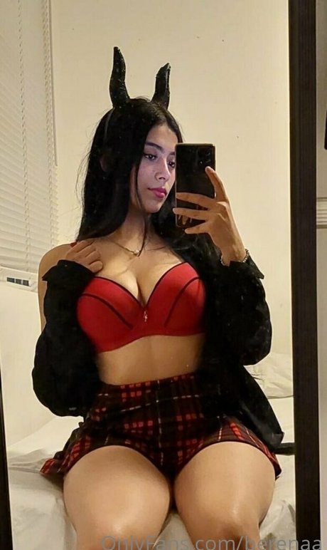 Berenice Aguilar naked model photos