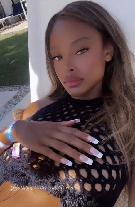 Vinetrria Vinetria model perfect images