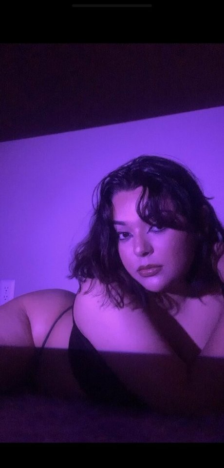 bvbyvalentines naked model pic