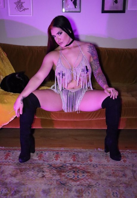 Shaul Guerrero model exclusive images