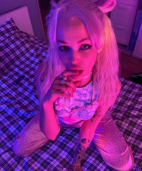misscannabisss erotic pornstar photos