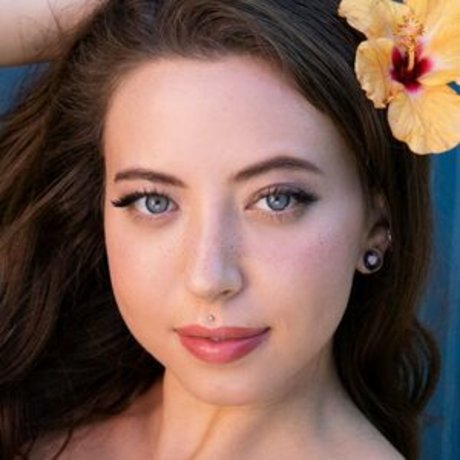 Lauryn Wolfe nude star img