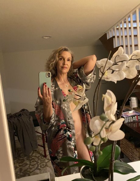 busty brunette onlyfans sexy nude pic