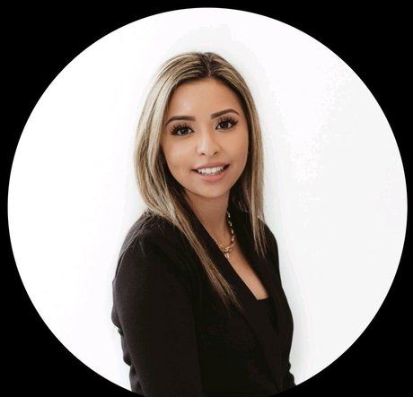 Iris In The Kitchen model sexy gallery