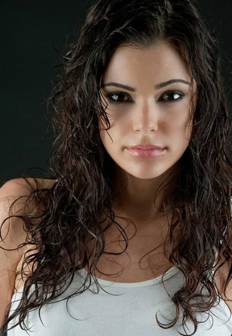 Anabelle Acosta nude model img