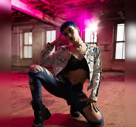 Taylor Evanchak pornstar hot pics