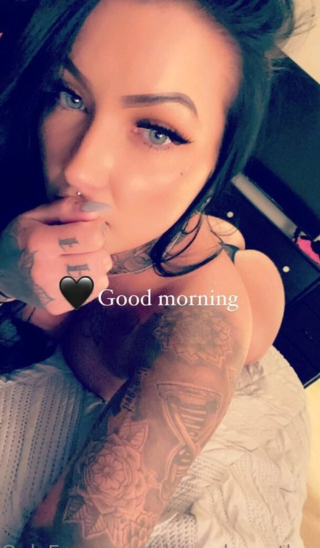 Alyssadoesntboost model xxx photos