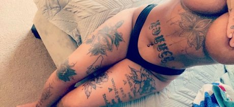 Alyssadoesntboost star naked archive