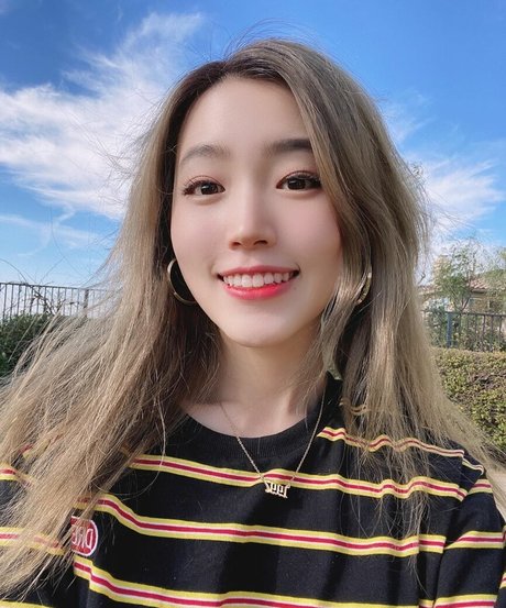 Yoojin free pornstar pic