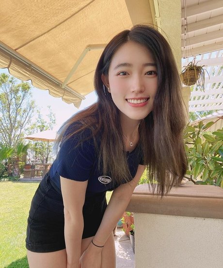 Yoojin star pretty pictures