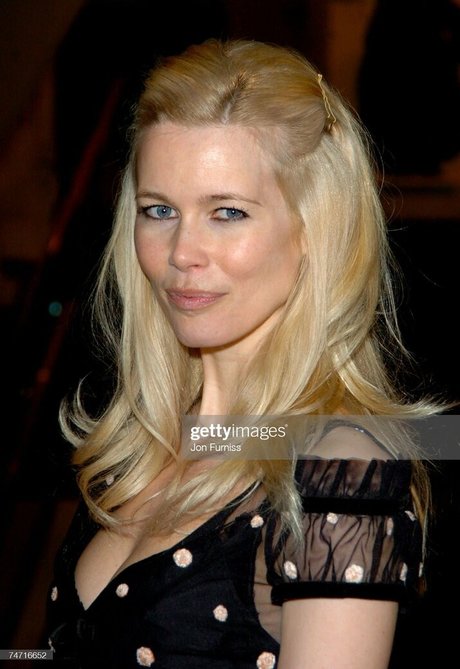 Claudia Schiffer naked model photos