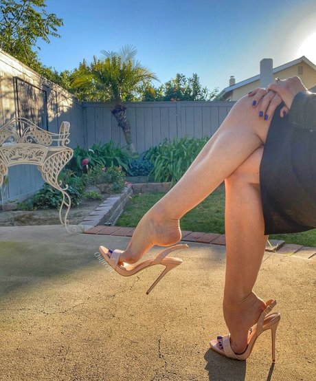 onfirefit model erotic image