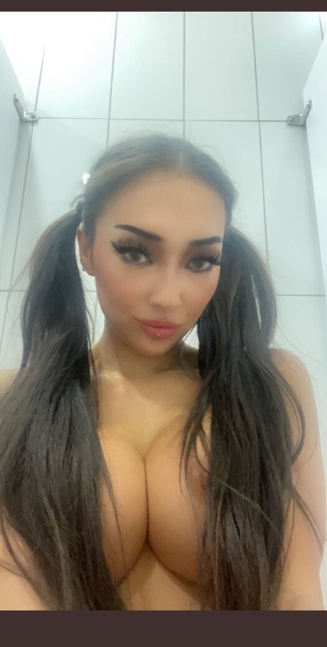 Mia Bunny model nude img