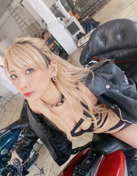 Tsunko model free gallery